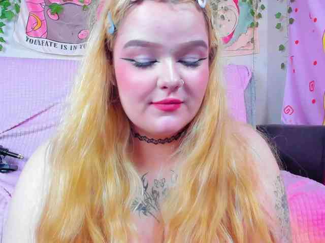-CandyM1lky- webcam