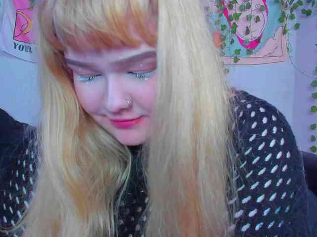 -CandyM1lky- webcam
