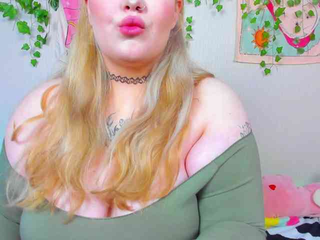 -CandyM1lky- webcam