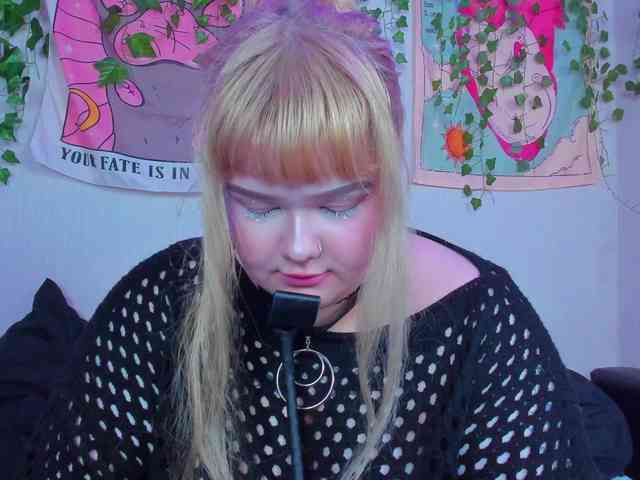 -CandyM1lky- webcam