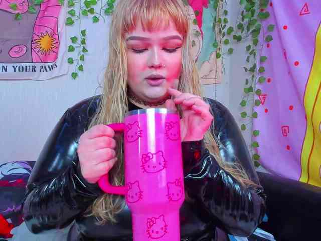-CandyM1lky- webcam