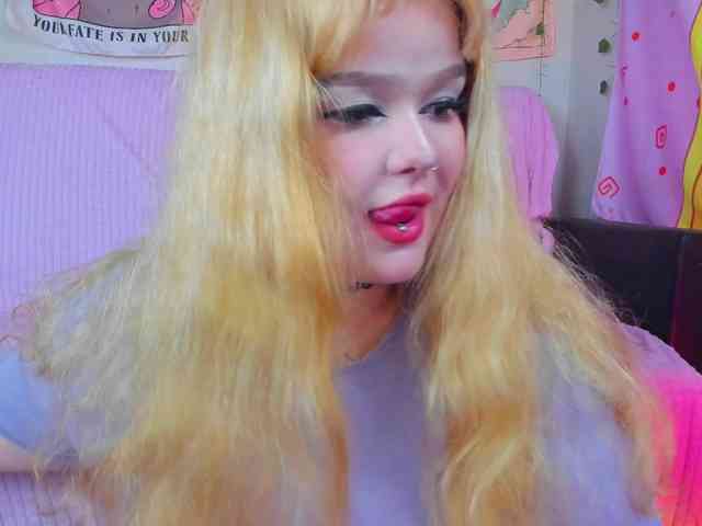 -CandyM1lky- webcam