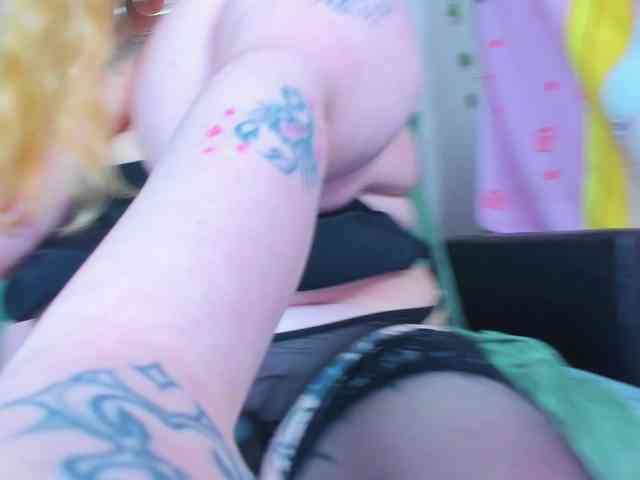 -CandyM1lky- webcam