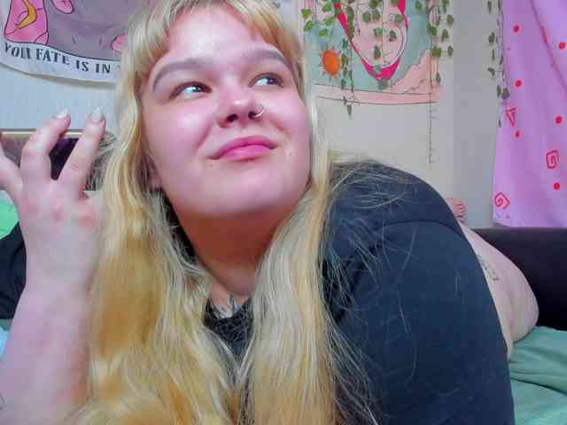 -CandyM1lky- webcam