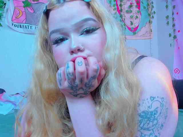 -CandyM1lky- webcam
