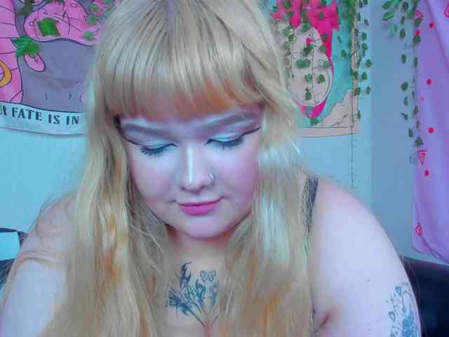 -CandyM1lky- webcam