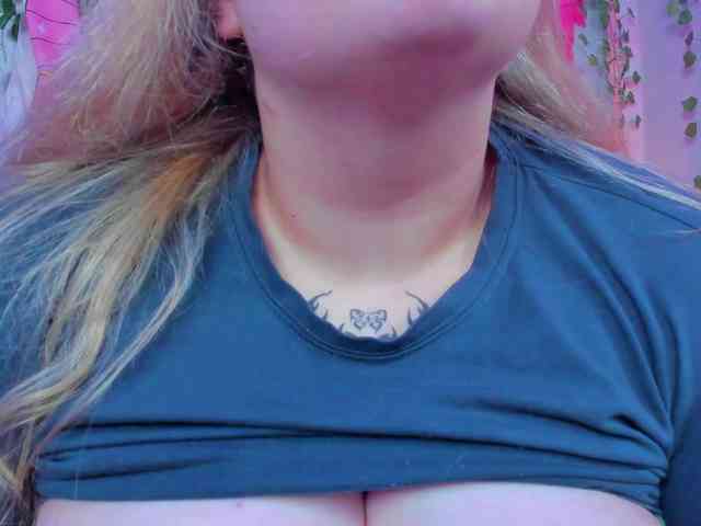 -CandyM1lky- webcam
