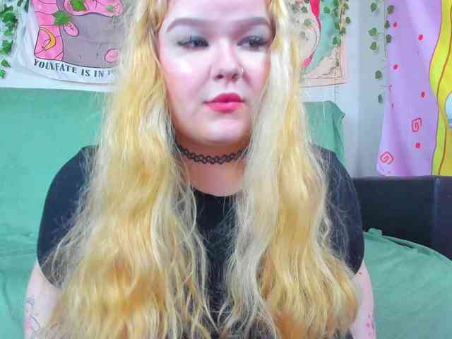 -CandyM1lky- webcam