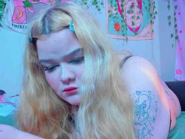 -CandyM1lky- webcam