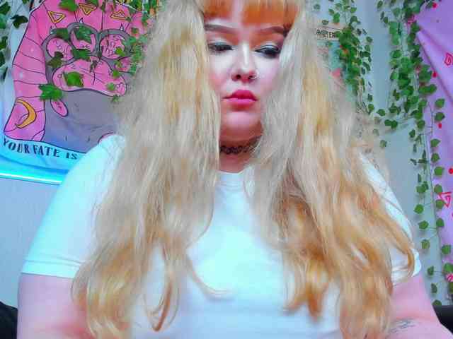 -CandyM1lky- webcam