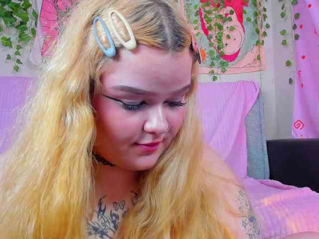 -CandyM1lky- webcam