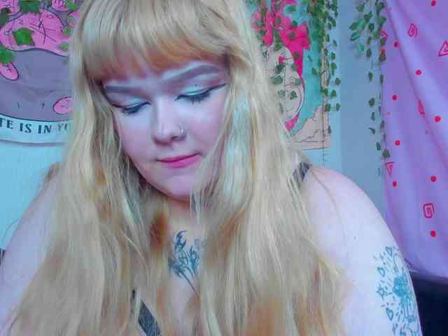 -CandyM1lky- webcam