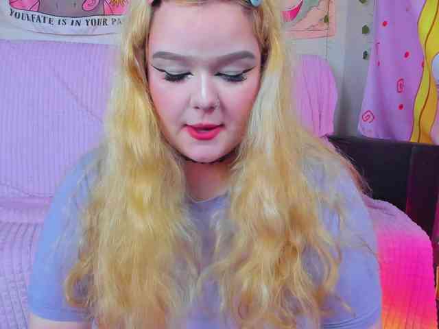 -CandyM1lky- webcam