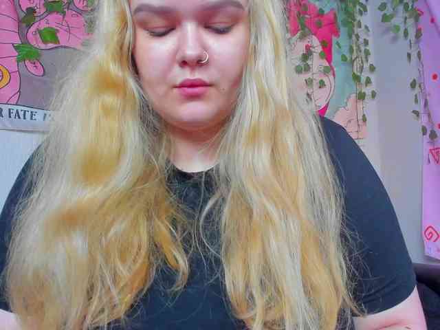 -CandyM1lky- webcam