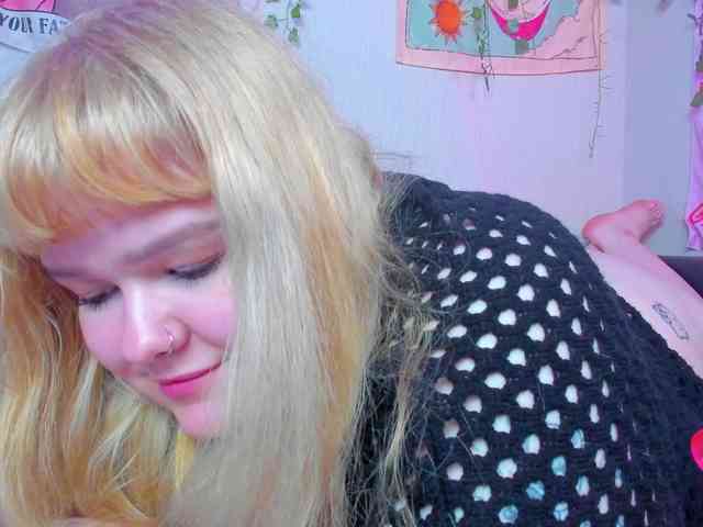 -CandyM1lky- webcam