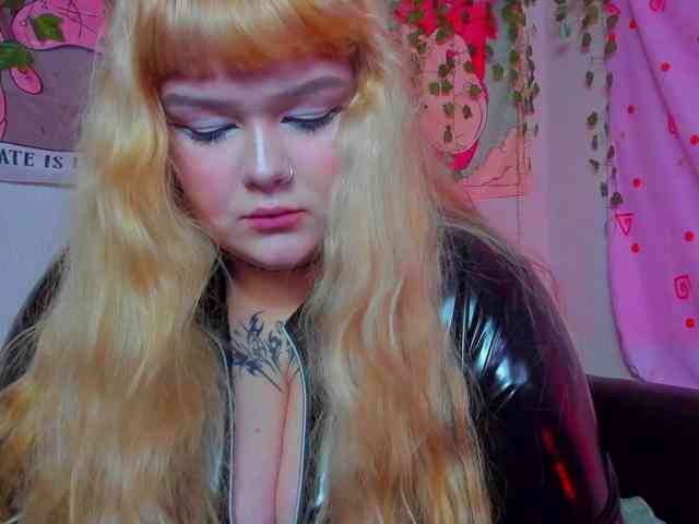 -CandyM1lky- webcam