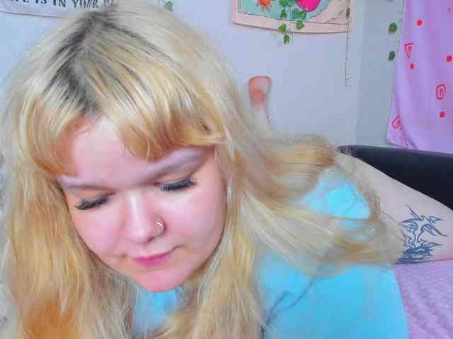 -CandyM1lky- webcam