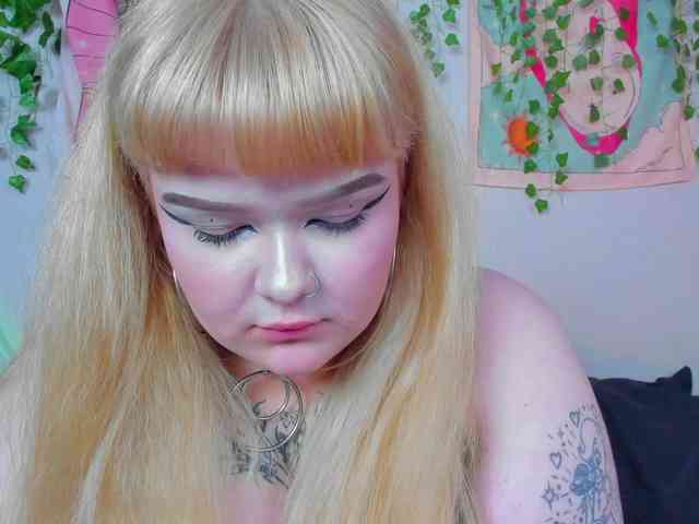 -CandyM1lky- webcam