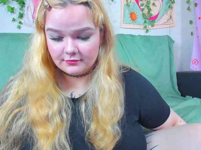 -CandyM1lky- webcam