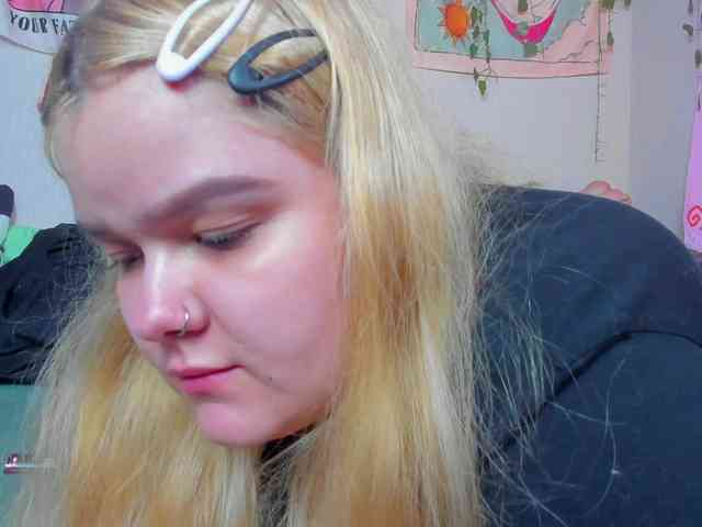 -CandyM1lky- webcam