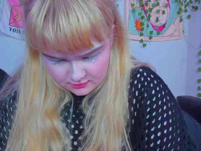 -CandyM1lky- webcam
