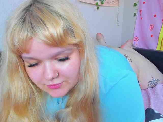 -CandyM1lky- webcam