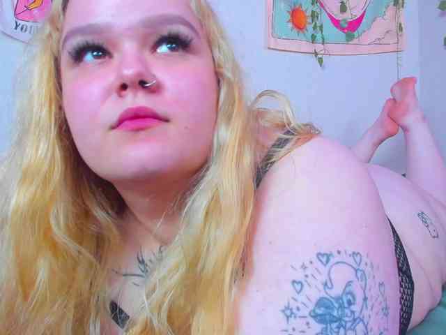 -CandyM1lky- webcam