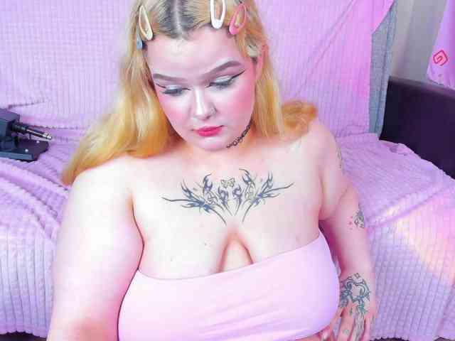 -CandyM1lky- webcam
