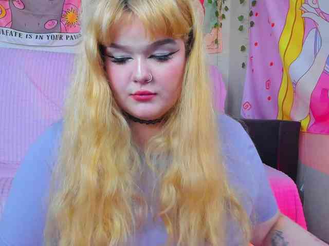 -CandyM1lky- webcam