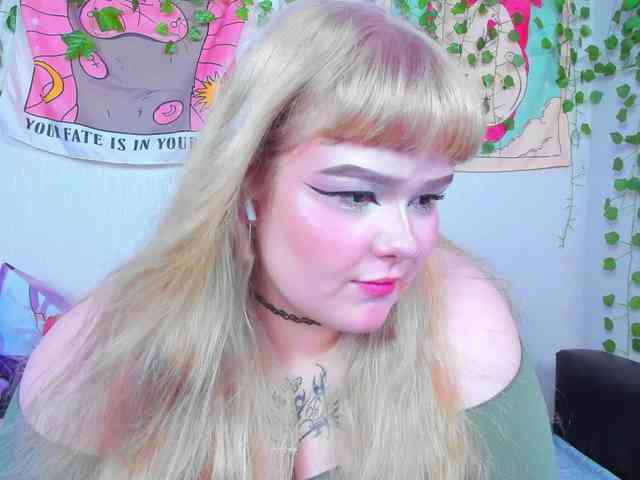 -CandyM1lky- webcam