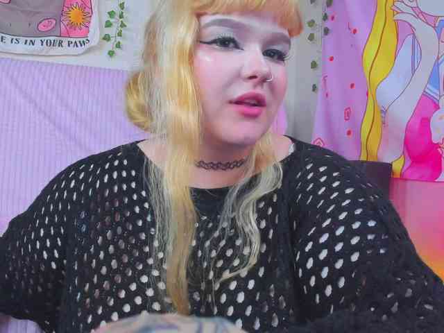 -CandyM1lky- webcam