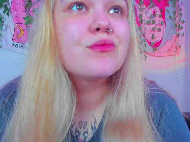 -CandyM1lky- webcam