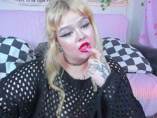 -CandyM1lky- webcam