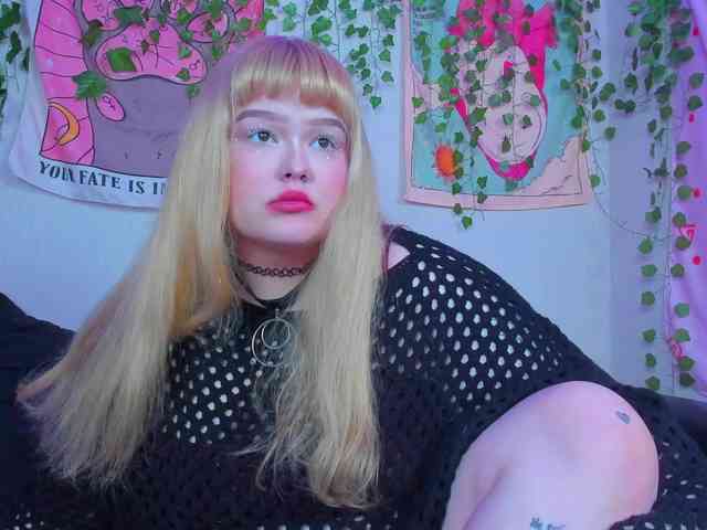 -CandyM1lky- webcam