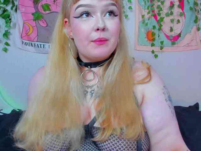 -CandyM1lky- webcam