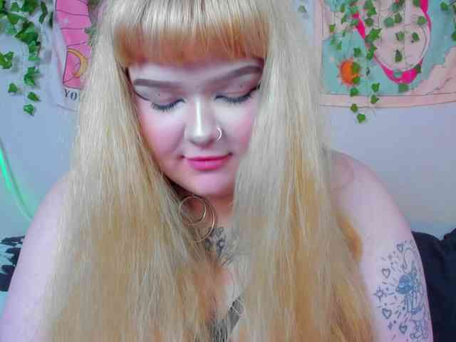 -CandyM1lky- webcam