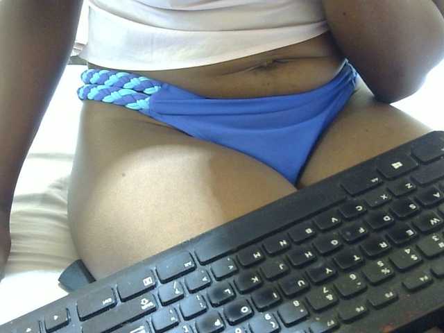 Sexyvilliet's BongaCams show and profile