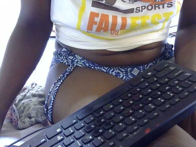 Sexyvilliet's BongaCams show and profile