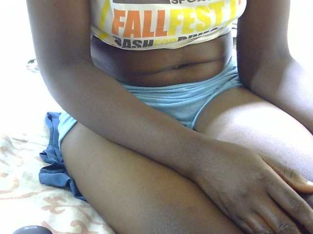 Sexyvilliet's BongaCams show and profile