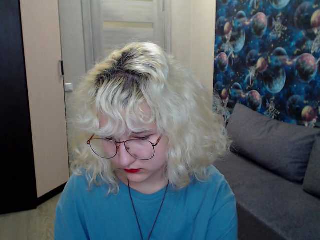 ElizabethWooler from BongaCams