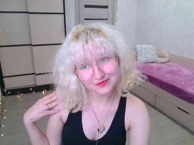 chatroom online ElizabethWooler