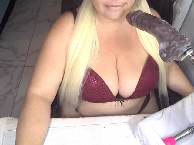 AlissaBecker's BongaCams show and profile