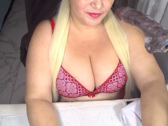 AlissaBecker's BongaCams show and profile