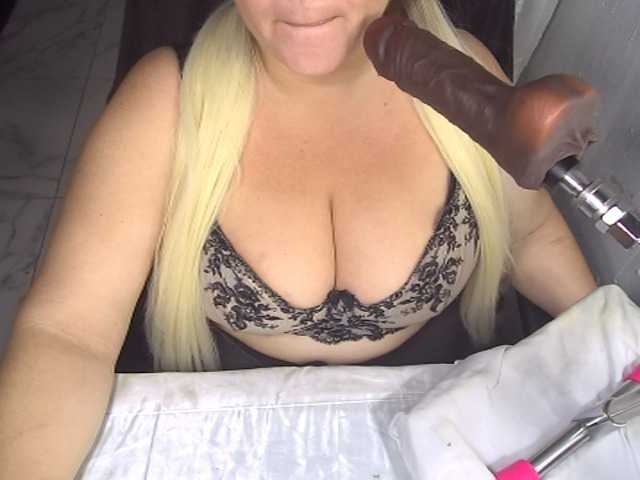 AlissaBecker's BongaCams show and profile