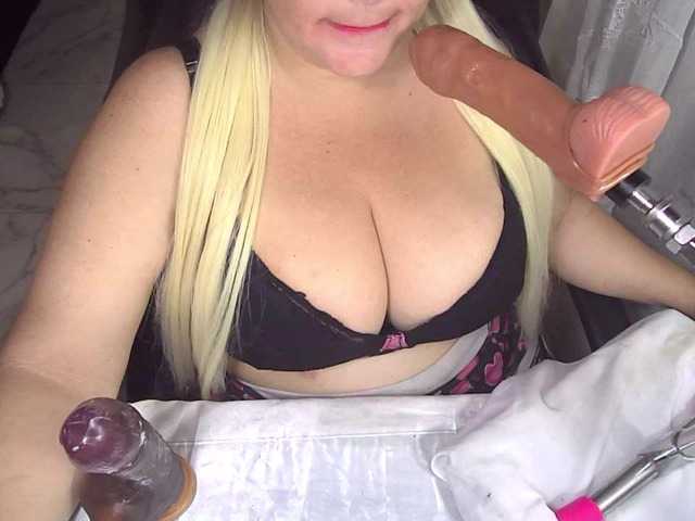 AlissaBecker's BongaCams show and profile