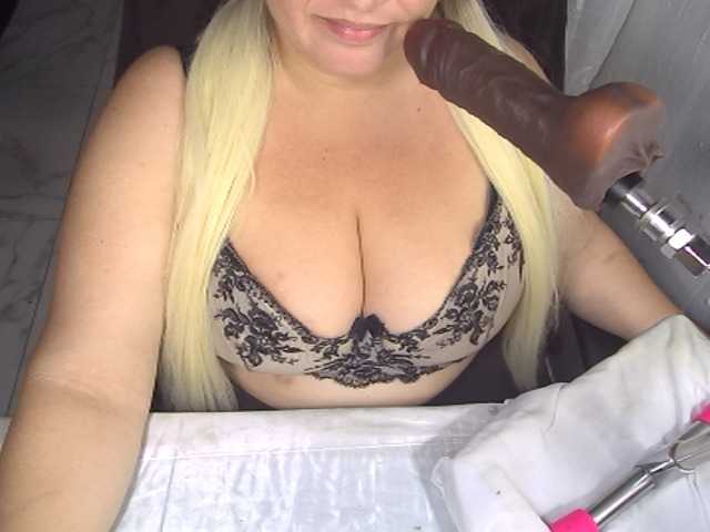 AlissaBecker's BongaCams show and profile