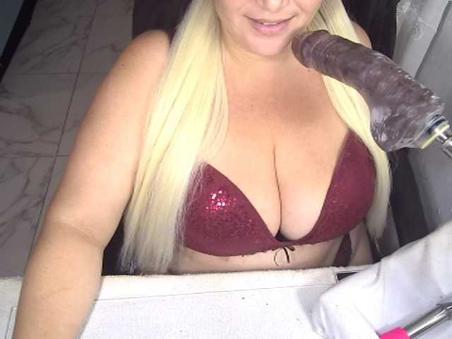 AlissaBecker's BongaCams show and profile