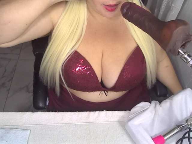 AlissaBecker's BongaCams show and profile