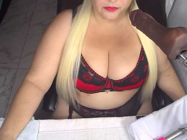 AlissaBecker's BongaCams show and profile