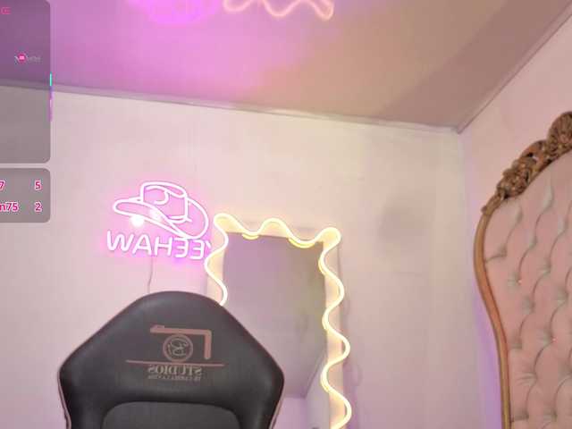 SAAYA-TAY's BongaCams show and profile